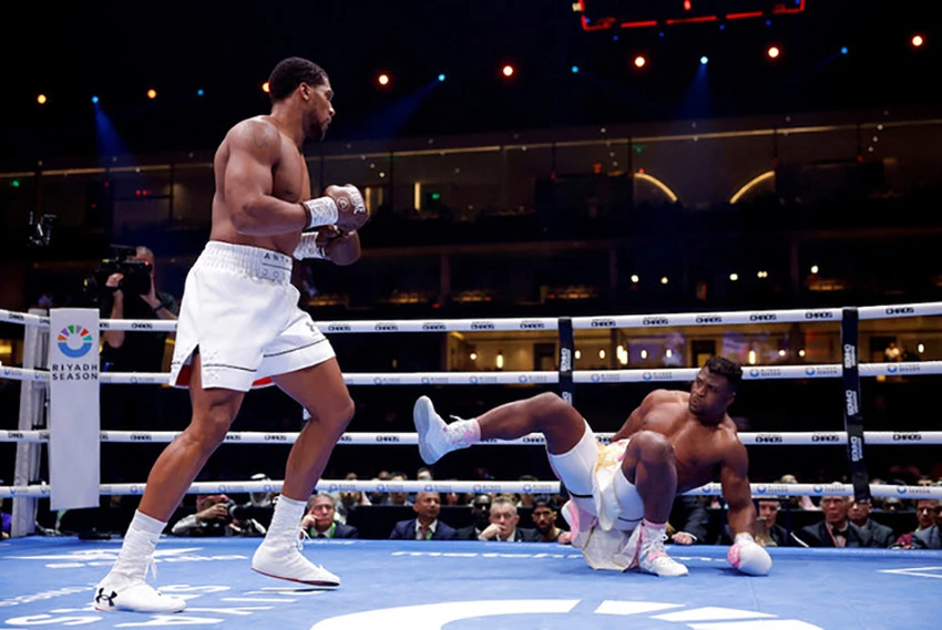 14_UFC danh quyenanh_410_.jpg