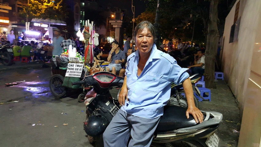 Nhiều bạn đọc nhờ bác xe ôm bị tai biến...chở đi chơi ảnh 1 Nhiều bạn đọc nhờ bác xe ôm bị tai biến...chở đi chơi ảnh 1