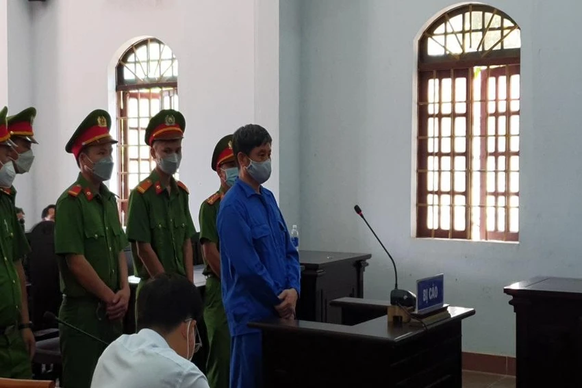 Bị cáo Minh bị tuyên y án sơ thẩm, tổng hình phạt tử hình. Ảnh QN Bị cáo Minh bị tuyên y án sơ thẩm, tổng hình phạt tử hình. Ảnh QN