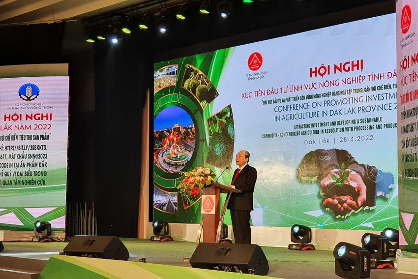 Chủ tịch UBND tỉnh Đắk Lắk phát biểu tại hội nghị xúc tiến đầu tư. Ảnh QN Chủ tịch UBND tỉnh Đắk Lắk phát biểu tại hội nghị xúc tiến đầu tư. Ảnh QN