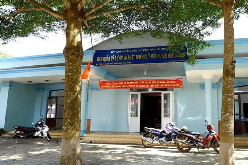 Trụ sở Ban quản lý dự án và phát triển quỹ đất huyện Đắk Glong. Ảnh AL Trụ sở Ban quản lý dự án và phát triển quỹ đất huyện Đắk Glong. Ảnh AL