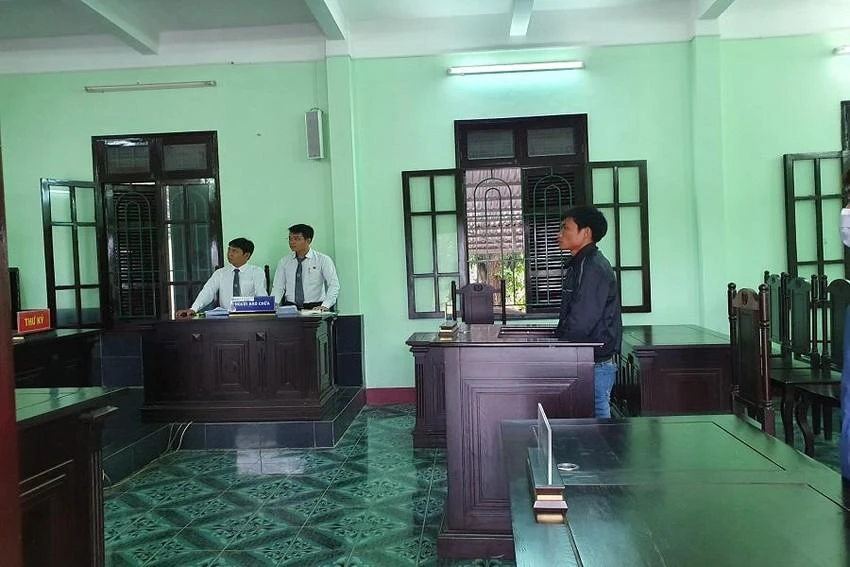 Bị cáo Huy tại phiên tòa hồi tháng 5-2022. Ảnh HT Bị cáo Huy tại phiên tòa hồi tháng 5-2022. Ảnh HT