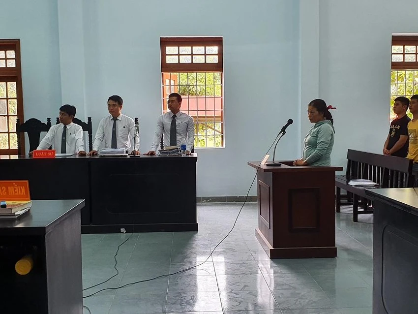 Bị cáo Lê Thị Xuân tại tòa. Ảnh: QN Bị cáo Lê Thị Xuân tại tòa. Ảnh: QN