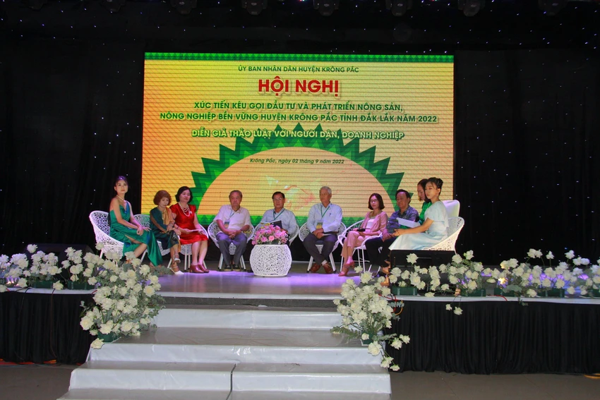 Hội nghị xúc tiến đầu tư tại Lễ hội sầu riêng ở Đắk Lắk. Ảnh: NP Hội nghị xúc tiến đầu tư tại Lễ hội sầu riêng ở Đắk Lắk. Ảnh: NP