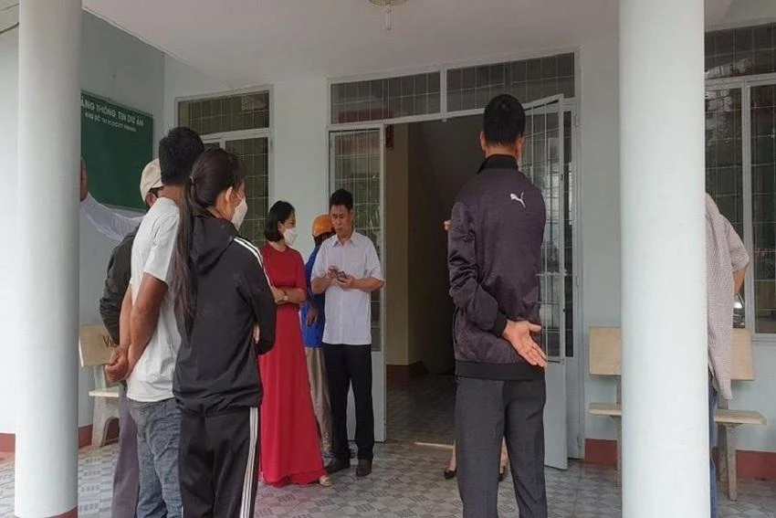 Liên quan đến vụ việc mẹ khai tử cho con khi còn sống, Phó chủ tịch phường Tân An bị kỷ luật khiển trách. Ảnh QN Liên quan đến vụ việc mẹ khai tử cho con khi còn sống, Phó chủ tịch phường Tân An bị kỷ luật khiển trách. Ảnh QN
