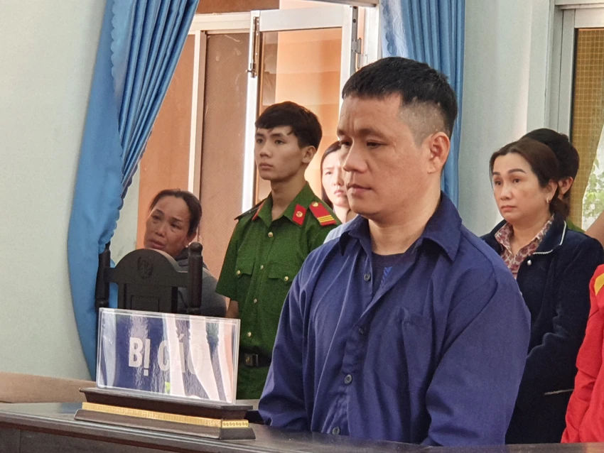 Bị cáo Lê Thanh Trung tại toà. Ảnh: QN Bị cáo Lê Thanh Trung tại toà. Ảnh: QN