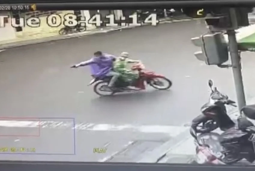 Công an xác định Quý là người điều khiển xe máy chở Khương trong vụ nổ súng ở Quy Nhơn. Ảnh: Cắt từ clip