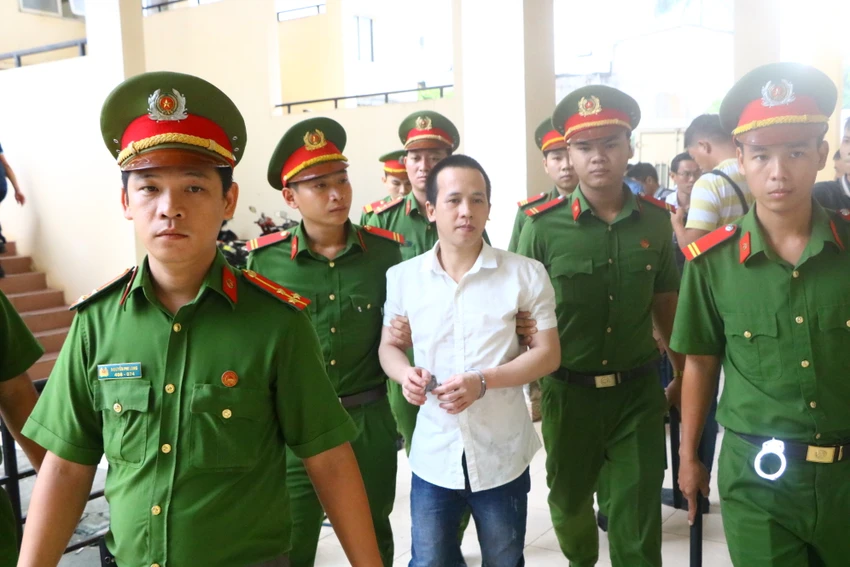 Tuyên án kẻ thảm sát 3 người ở Bình Dương ảnh 6 Tuyên án kẻ thảm sát 3 người ở Bình Dương ảnh 6