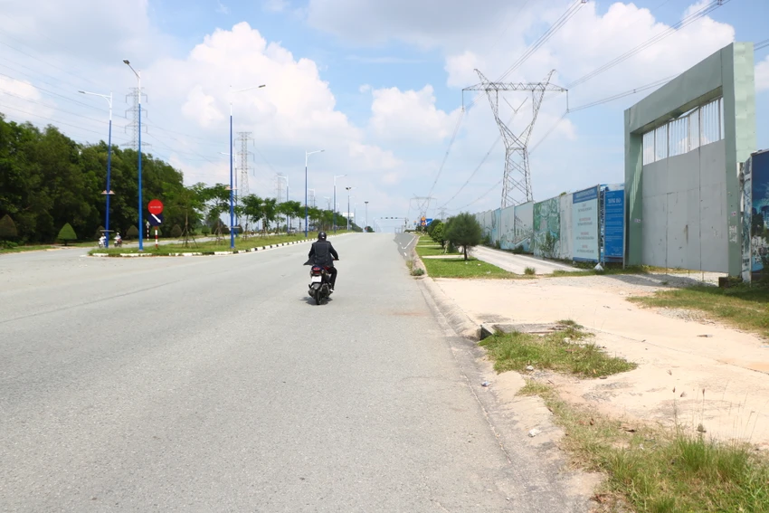 Tạm giữ 2 cuốn sổ đỏ của 43 ha đất vàng tại Bình Dương ảnh 6