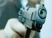 Đồng Nai: 2 kẻ dùng súng khống chế 5 người trong nhà để cướp