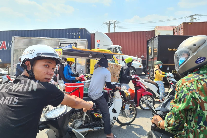 Bình Dương cấm phương tiện giao thông tại các tuyến đường 'nóng' ảnh 2 Bình Dương cấm phương tiện giao thông tại các tuyến đường 'nóng' ảnh 2