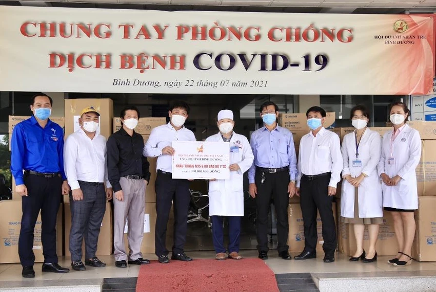Hội Doanh nhân trẻ ủng hộ hàng chục tỉ đồng chống dịch COVID-19 ảnh 1