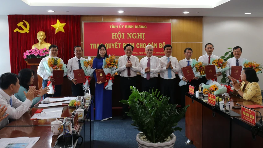 Nhiều vị trí lãnh đạo quan trọng tại các địa phương được bổ nhiệm. Ảnh: BD Nhiều vị trí lãnh đạo quan trọng tại các địa phương được bổ nhiệm. Ảnh: BD