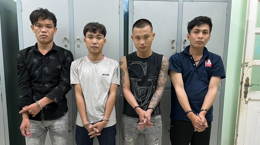 Bính cùng đồng phạm bị bắt sau khi gây ra hàng loạt vụ trộm. Ảnh: CACC Bính cùng đồng phạm bị bắt sau khi gây ra hàng loạt vụ trộm. Ảnh: CACC