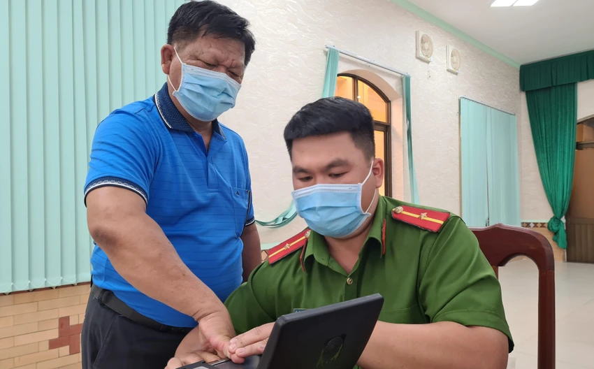 Rất nhiều người dân phản ánh thời gian dài không nhận được CCCD. Ảnh: LÊ ÁNH Rất nhiều người dân phản ánh thời gian dài không nhận được CCCD. Ảnh: LÊ ÁNH