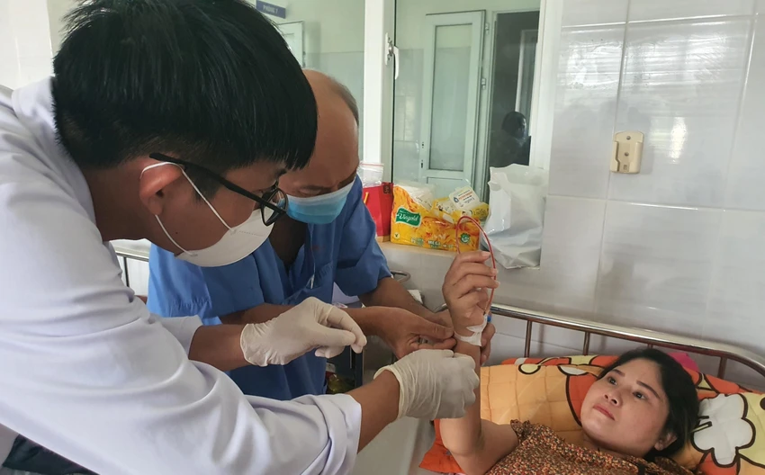 Nguồn nhân lực về y tế tại Bình Dương đang thiếu, không đủ đáp ứng nhu cầu chăm sóc sức khỏe của nhân dân. Ảnh: LA Nguồn nhân lực về y tế tại Bình Dương đang thiếu, không đủ đáp ứng nhu cầu chăm sóc sức khỏe của nhân dân. Ảnh: LA