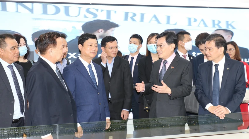 Ông Heng Swee Keat ghi nhận và đánh giá cao mô hình kinh tế VSIP. Ảnh: PHƯƠNG CHI Ông Heng Swee Keat ghi nhận và đánh giá cao mô hình kinh tế VSIP. Ảnh: PHƯƠNG CHI