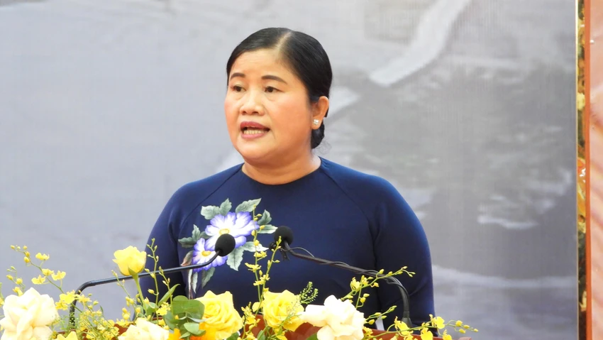 Bà Trần Tuệ Hiền-Chủ tịch UBND tỉnh Bình Phước kêu gọi các doanh nghiệp về Bình Phước đầu tư xây dựng nhà ở xã hội cho công nhân. Ảnh: LA Bà Trần Tuệ Hiền-Chủ tịch UBND tỉnh Bình Phước kêu gọi các doanh nghiệp về Bình Phước đầu tư xây dựng nhà ở xã hội cho công nhân. Ảnh: LA