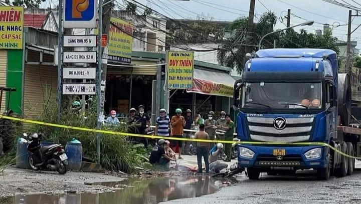 Bé gái tử vong thương tâm vì bị ngã khi tránh vũng nước. Ảnh: Người dân cung cấp Bé gái tử vong thương tâm vì bị ngã khi tránh vũng nước. Ảnh: Người dân cung cấp