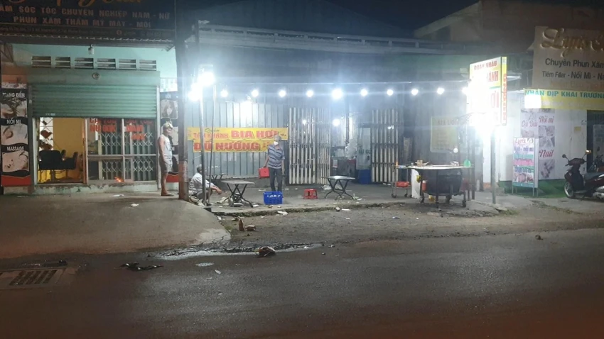 Quán nhậu nơi hai bên xảy ra mâu thuẫn. Ảnh: LA Quán nhậu nơi hai bên xảy ra mâu thuẫn. Ảnh: LA