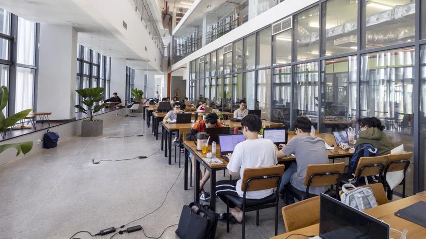 Môi trường giáo dục thông minh, bền vững và tiên phong trong môi trường giáo dục. Ảnh: ĐHVĐ Môi trường giáo dục thông minh, bền vững và tiên phong trong môi trường giáo dục. Ảnh: ĐHVĐ