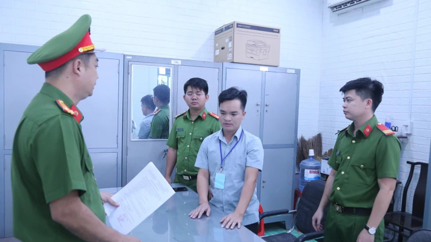 Nguyễn Hữu Thái (30 tuổi) Tổng GĐ Công ty Cổ phần thương mại dịch vụ địa ốc Thăng Long Real mới bị bắt vì hành vi lừa đảo chiếm đoạt tài sản. Ảnh: LÊ ÁNH
