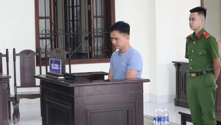 Chém hàng xóm trọng thương, người đàn ông lãnh án. Ảnh: LA Chém hàng xóm trọng thương, người đàn ông lãnh án. Ảnh: LA