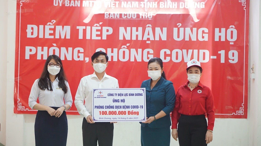 Ngoài công tác chuyên môn, Công ty Điện lực Bình Dương luôn chung tay vì công tác cộng đồng. Ảnh: LA Ngoài công tác chuyên môn, Công ty Điện lực Bình Dương luôn chung tay vì công tác cộng đồng. Ảnh: LA