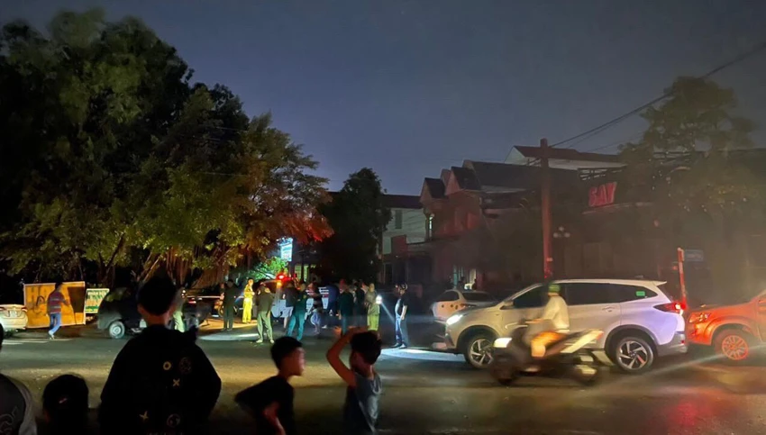 Công an đang phong tỏa hiện trường điều tra nguyên nhân vụ việc. Ảnh: NDCC Công an đang phong tỏa hiện trường điều tra nguyên nhân vụ việc. Ảnh: NDCC