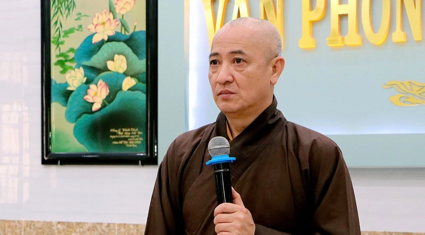 Hòa thượng Thích Huệ Thông khuyến cáo người dân không nên chuyển tiền cho những kẻ lừa đảo. Ảnh: GHBD Hòa thượng Thích Huệ Thông khuyến cáo người dân không nên chuyển tiền cho những kẻ lừa đảo