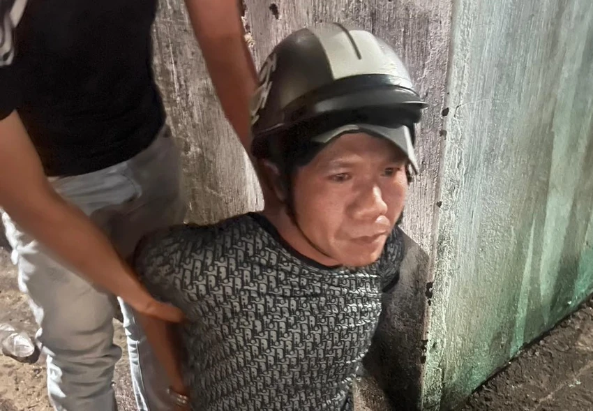 Tên cướp bị bắt sau thời gian ngắn gây án. Ảnh: CACC Tên cướp bị bắt sau thời gian ngắn gây án
