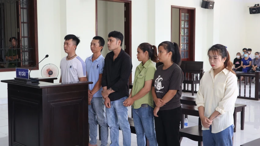 Nhóm công nhân hỗn chiến bị tuyên án. Ảnh: LA Nhóm công nhân hỗn chiến bị tuyên án. Ảnh: LA