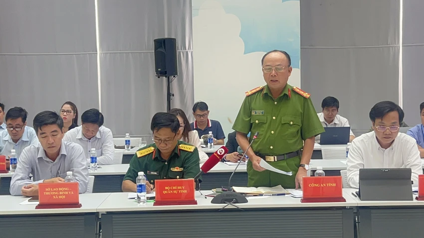 Đại tá Trần Văn Chính, Phó Giám đốc Công an tỉnh Bình Dương thông tin về tiến độ điều tra vụ cháy karaoke An Phú khiến 32 người thiệt mạng. Ảnh: LÊ ÁNH Đại tá Trần Văn Chính, Phó Giám đốc Công an tỉnh Bình Dương thông tin về tiến độ điều tra vụ cháy karaoke An Phú khiến 32 người thiệt mạng. Ảnh: LÊ ÁNH
