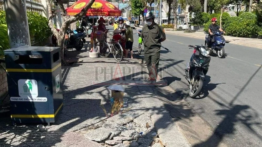 bé trai sơ sinh