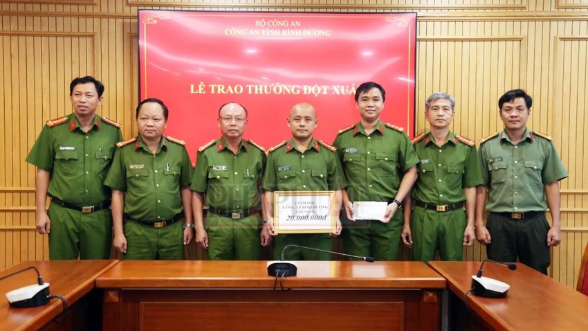 thuong-nong-cho-luc-luong-giai-cuu-gd-nguoi-nuoc-ngoai-bat-giu-nhom-bat-coc-4-4052-1573-2100.jpg