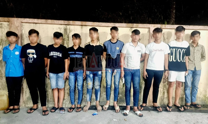 cướp đôi dép.jpg