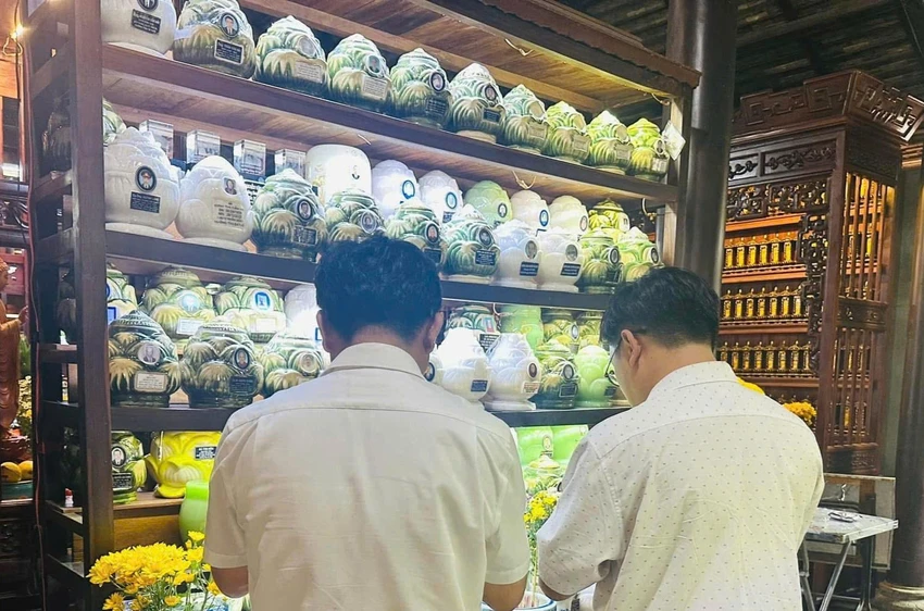 hũ tro cốt (1).jpg