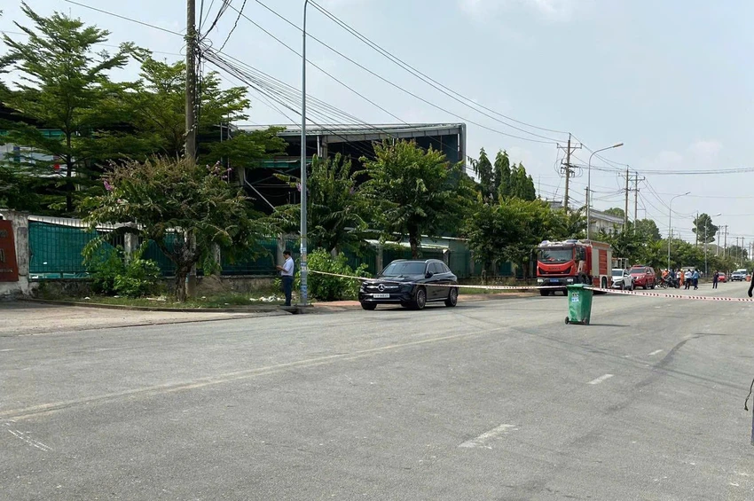 Sập nhà xưởng