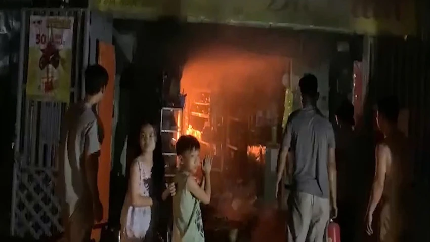 cửa hàng tạp hóa.jpg