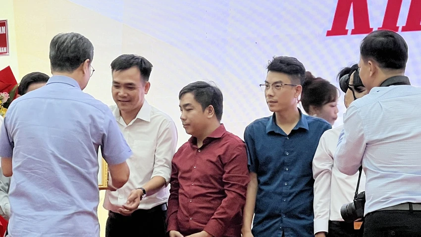 báo pháp luật TP HCM (3).jpg