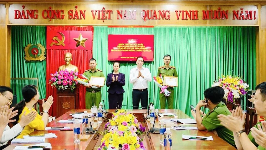 tổ tuần tra.jpg