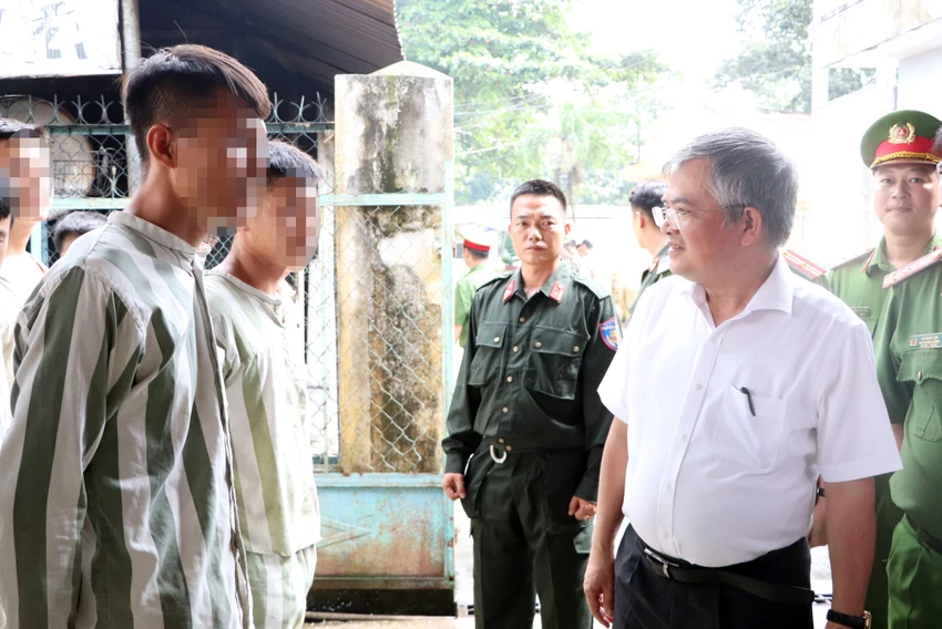 Xét chọn đặc xá (2).JPG