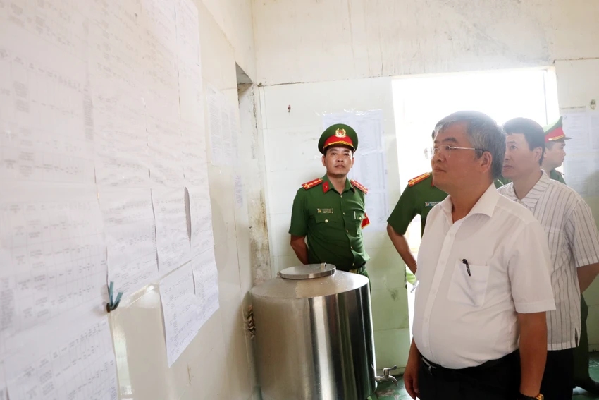 Xét chọn đặc xá (4).JPG