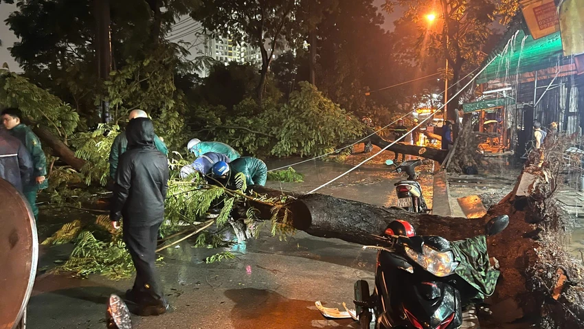 hai bà cháu (2).jpg