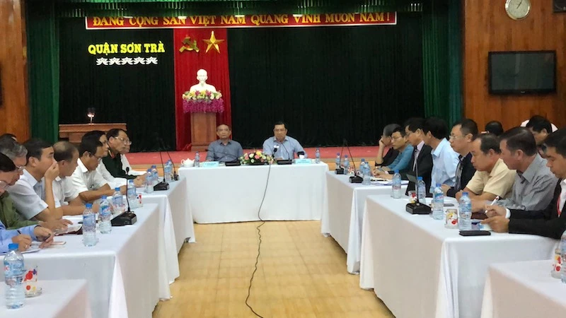 Bí thư, Chủ tịch Đà Nẵng họp khẩn về khắc phục bão số 12 ảnh 1 Bí thư, Chủ tịch Đà Nẵng họp khẩn về khắc phục bão số 12 ảnh 1