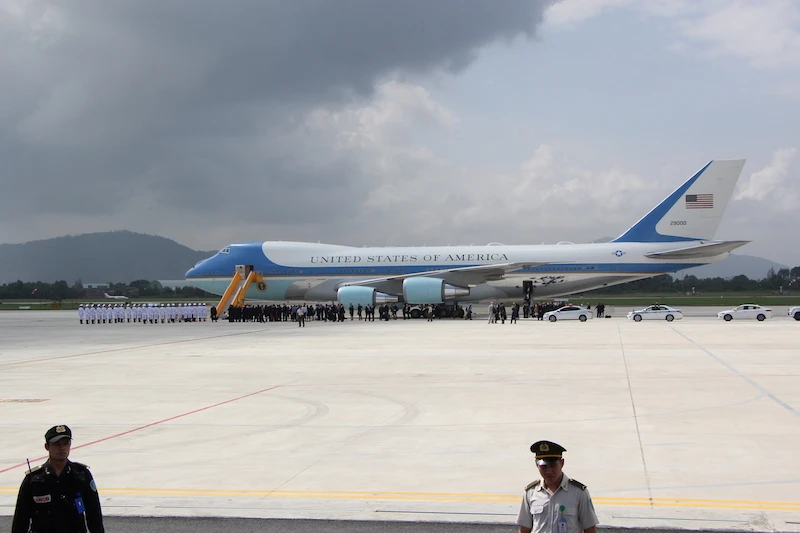 Ngắm chuyên cơ của Tổng thống Donald Trump ở Đà Nẵng ảnh 3 Ngắm chuyên cơ của Tổng thống Donald Trump ở Đà Nẵng ảnh 3
