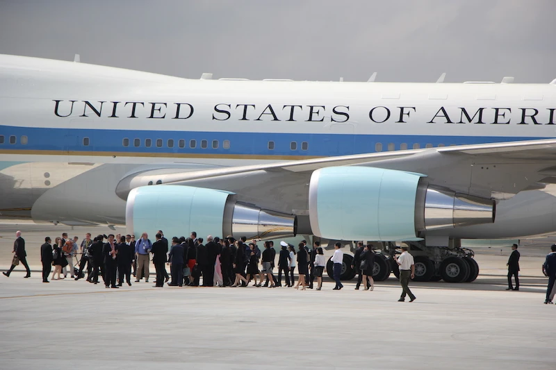 Ngắm chuyên cơ của Tổng thống Donald Trump ở Đà Nẵng ảnh 2 Ngắm chuyên cơ của Tổng thống Donald Trump ở Đà Nẵng ảnh 2