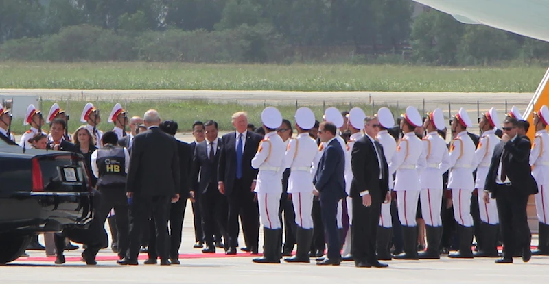 Ngắm chuyên cơ của Tổng thống Donald Trump ở Đà Nẵng ảnh 6 Ngắm chuyên cơ của Tổng thống Donald Trump ở Đà Nẵng ảnh 6