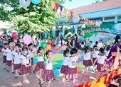 Giáo viên tố hiệu trưởng xúi phá thai vì... thành tích