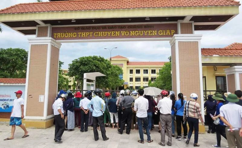 Thí sinh hoãn mổ ruột thừa, tiêm thuốc giảm đau để dự thi ảnh 2 Thí sinh hoãn mổ ruột thừa, tiêm thuốc giảm đau để dự thi ảnh 2
